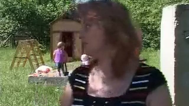 Родители воспитанников детского сада превратили игровые площадки в настоящий детский городок смотреть онлайн