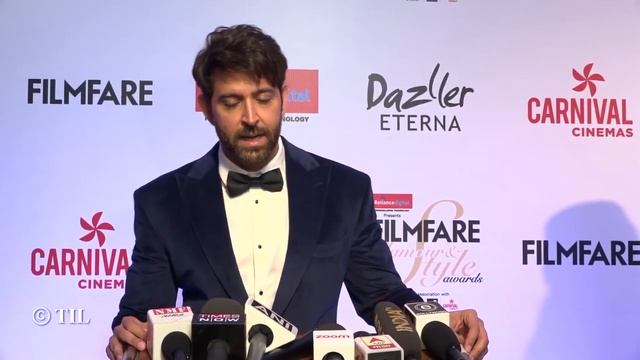 ‘Padmavati' row: B-Town celebs react to death threats to Deepika Padukone and Sanjay Leela Bhansali смотреть онлайн