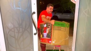 Влог: Настя и папа украшают ёлку на Новый год