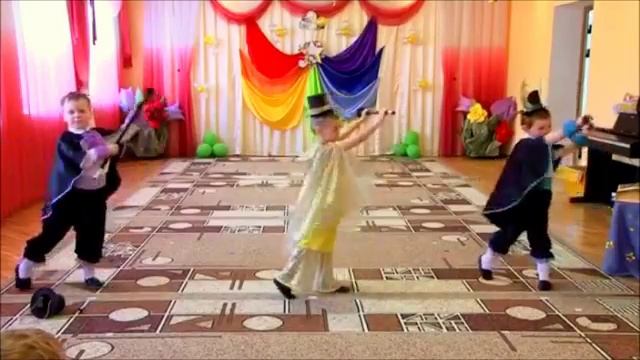 Танец _Чарльстон Жуков и Стрекозы_ (отрывок из мюзикла _Стрекоза и Муравей_).mp4 смотреть онлайн