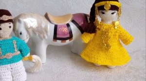 Вязаные куклы  амигуруми в национальном якутском костюме. Якутские куклы