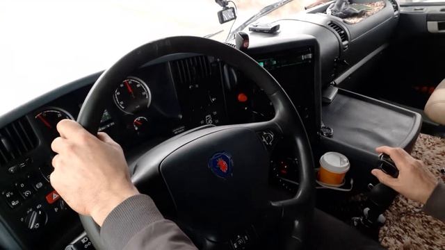 Как переключать скоростя без сцепления на а/м Скания