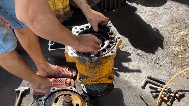 R3600-3 - Bơm quay toa Hyundai Robex R3600-3 - Hàng chính hãng HyunDai R3600-3 - R3600-3 hàng bãi смотреть онлайн