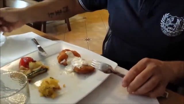 Бычьи яйца очень вкусно Италия смотреть онлайн