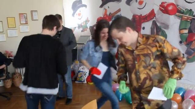 Ментальный номер "Веселые стулья" смотреть онлайн