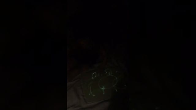 Девочка рисует на световом планшете смотреть онлайн