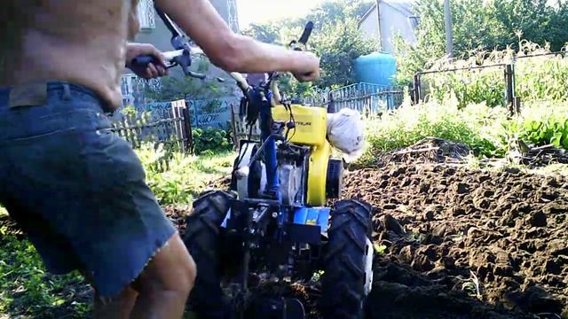 Краткий обзор мотоблока Нева МБ2 дизель и вспашка смотреть онлайн