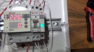 реле напряжения MRVA