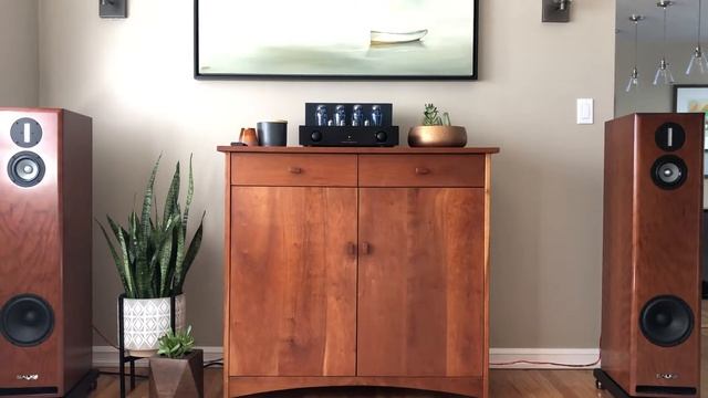 Primaluna Dialogue One, Salk Song3 speakers, Exogal Comet DAC смотреть онлайн