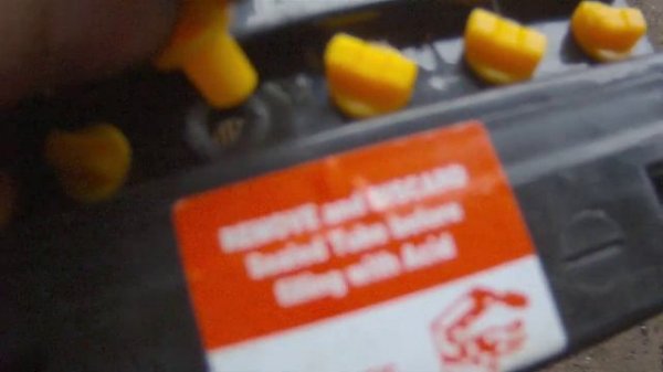 Обзор китайского мото аккумулятора UNIFORCE, действия после покупки