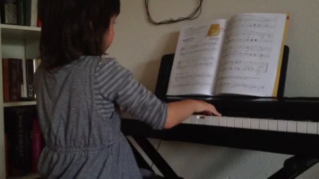 Alisa playing piano смотреть онлайн