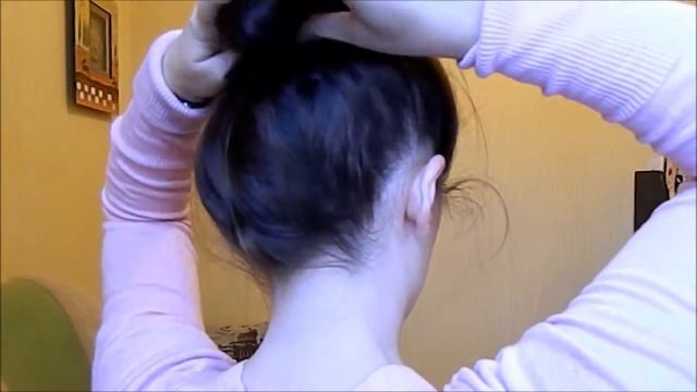 Женская причестка Небрежный пучок за 2 минуты, с заколкой смотреть онлайн