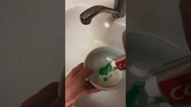 ЛАЙФХАК: как всегда держать белые кроссовки в новом виде? смотреть онлайн