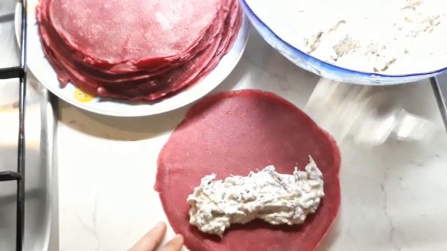 Каннеллони с блинов начиненные творогом и радиккио / Cannelloni di crepes con ricotta e radicchio смотреть онлайн