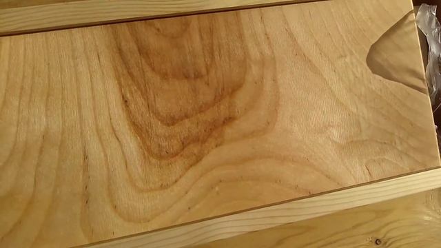 Сотовый мёд диких пчел.