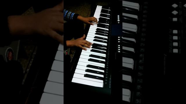 7 year old boy plays Aura Lee смотреть онлайн