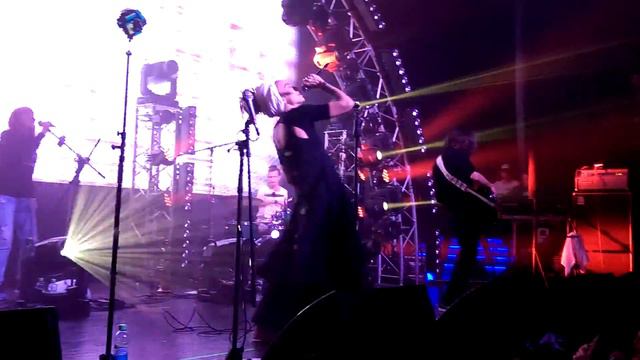 Alai Oli - Anybody seen my baby & Хочу остаться (Известия Hall 14.05.2016) смотреть онлайн