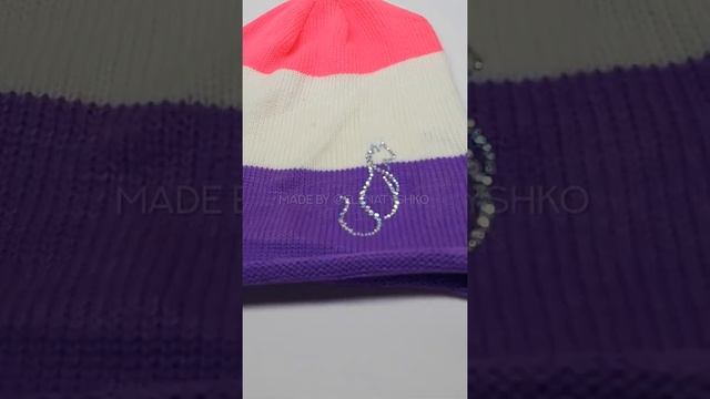 Шапка со стразами смотреть онлайн