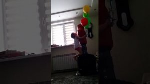 Маленькая девочка матерится