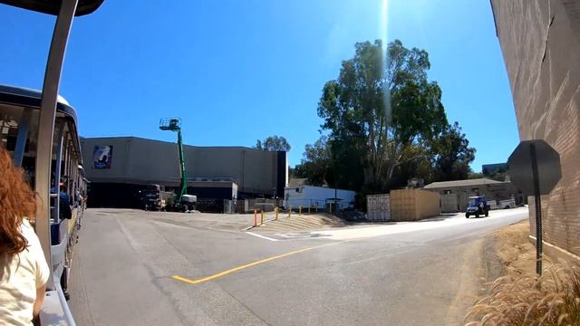 UNIVERSAL STUDIOS HOLLYWOOD: Full Backlot Studio Tour [4K]