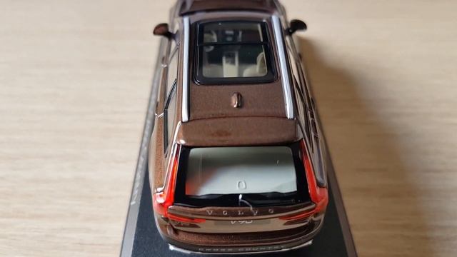 Miniatura Volvo V90 Cross Country 1:43 Norev смотреть онлайн