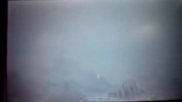 Безобразие подо льдом на рыбалке :)