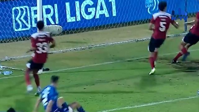 Madura United 0-1 Persib Bandung, Ini Penyebab Kekalahannya смотреть онлайн