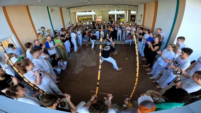 Roda de capoeira. 8.07.2023. Рода от Laranja Capoeira ТРЦ Июнь c Местре Ivan смотреть онлайн