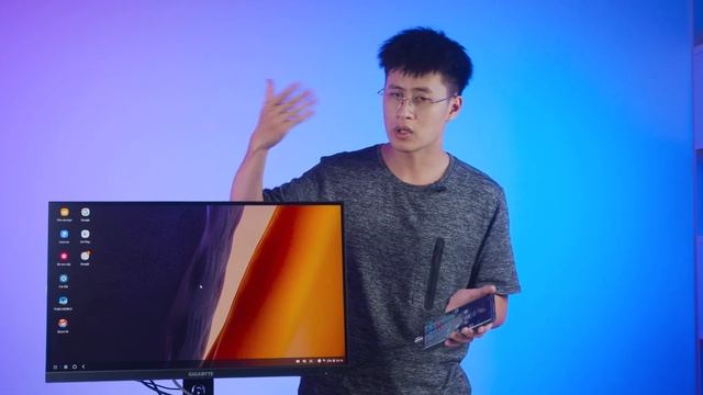 Cẳm Thẳng Điện Thoại Vào Màn Hình Để Chơi Game ?!! | Gigabyte M27Q-EK смотреть онлайн