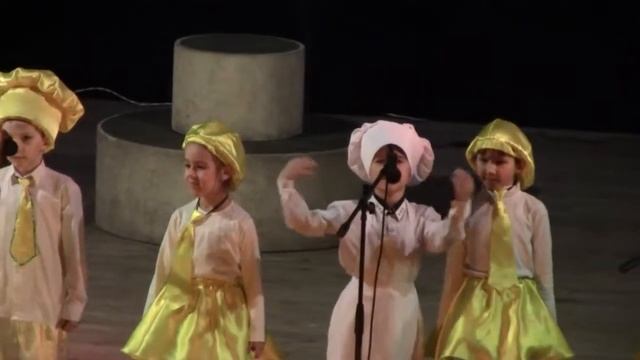 Поздравление на 8 Марта, танец поварят смотреть онлайн