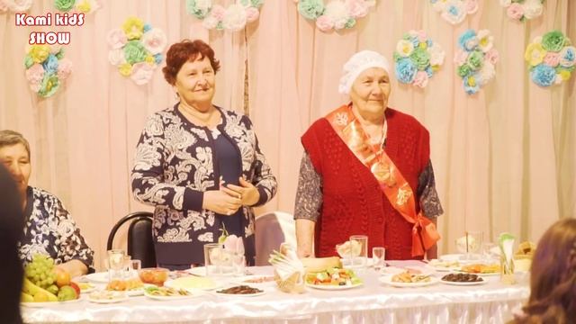 ВЛОГ Моей Прабабушке 80 лет! Поехали поздравить! Веселые детки танцуют под музыку смотреть онлайн