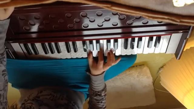 Аккорды для гармошки Харе Кришна маха мантра Harmonium class maha mantra kirtan 40 смотреть онлайн