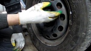 Как настроить задние тормозные колодки, чтоб тормозили одновременно в Ford