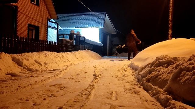Уборка снега в частном доме??//Снега оочень много?//Мотивируемся на работу и помогаем мужу? смотреть онлайн