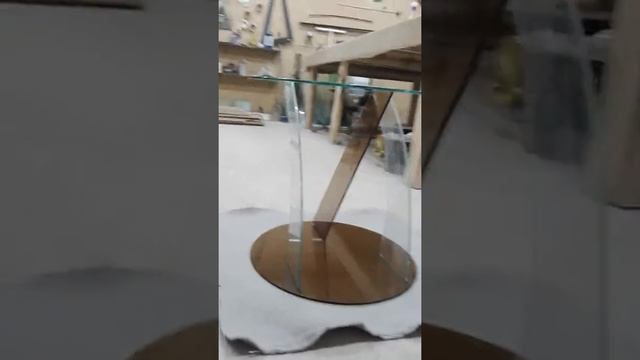 Стеклянный журнальный столик смотреть онлайн