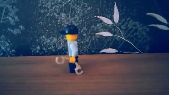 ОБЗОР НА ПОЛИЦЕЙСКИЙ ФУРГОН ЛЕГО, С ПРИСТУПНИЦЕЙ/ЛЕГО/LEGO🌝🌚 смотреть онлайн