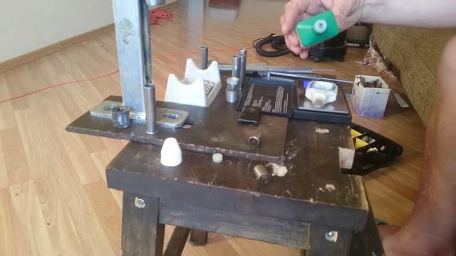 Релоуд 410, дозирование навески пороха,на скорую,с помощью моих ништяков смотреть онлайн