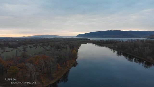 Природа в Самарской области Ставропольского района / река Волга / октябрь 2022 г. / Russia смотреть онлайн