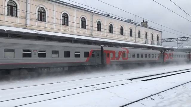 ? ЭП2К с пассажирским поездом №139М, Санкт-Петербург - Брянск. смотреть онлайн