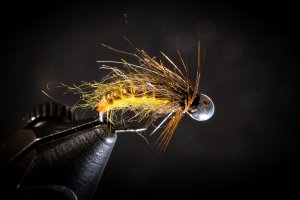 Мушка на хариуса. Оливковый шитик