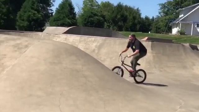 13 Year Old Aryei on da Eighteen Inch! смотреть онлайн