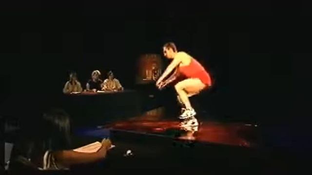 Приседание на одной ноге, по 1010 раз на каждой (19 секунд фрагмент видео, как это происходило). смотреть онлайн