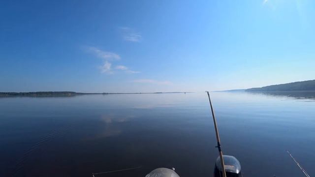 Old School ЬНАЯ рыбалка на густёрку и сома смотреть онлайн