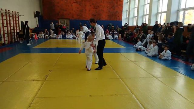 на середине совсем забыл что надо бороться на открытом уроке по универсальному бою дети 6-7лет смотреть онлайн