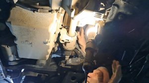 Рабочии будни автомастерской, замена датчика кислорода Форд Куга 2.0