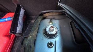 Меняем задние стойки на MAZDA CX-7.