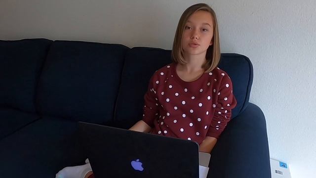 Дистанционное обучение в школе InternetUrok. Как легко можно учиться дома. смотреть онлайн