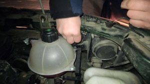 Нива Тревел. Как правильно менять лампы в фаре.