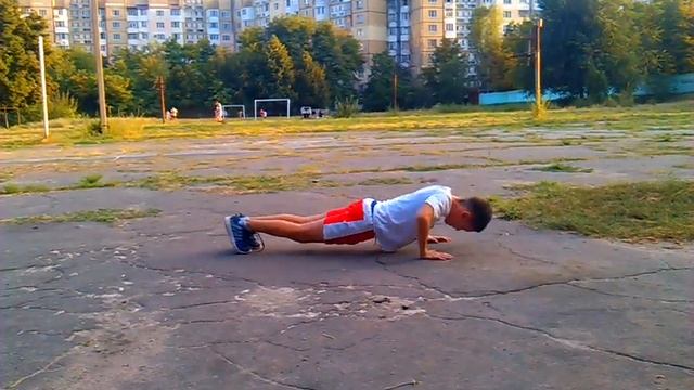 My record is 87 pushups in one minute. Мой рекорд 87 отжимание в одну минуту. смотреть онлайн