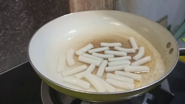 PINK ROCKET Topokki | Tomato & Carbonara Flovor | No microwave oven required | POGO TV смотреть онлайн